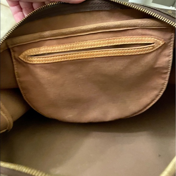 ⭐️ SOLD ⭐️ LOUIS VUITTON - Montorgueil PM Beauty - Picture 11 of 12